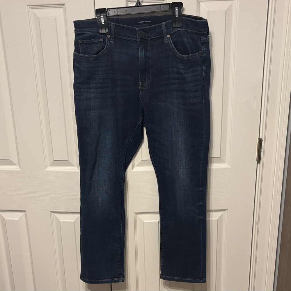 Lucky Brand 410 Athletic Straight Jeans